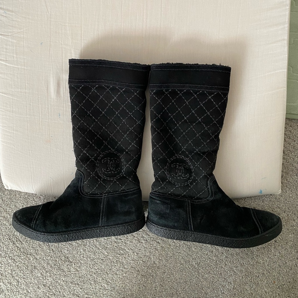 Authentic Chanel shearling snow boots 35.5